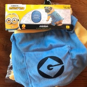 Medium minion dog custom NWT